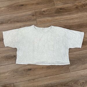 Cropped grey tee